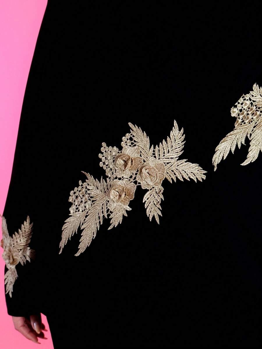 Ženski elegantni glamurozni set od 2 komada  luksuznog blejzera sa zlatnim koncem, 3D cvetnim vezom i ukrasima, sa crnim pantalonama