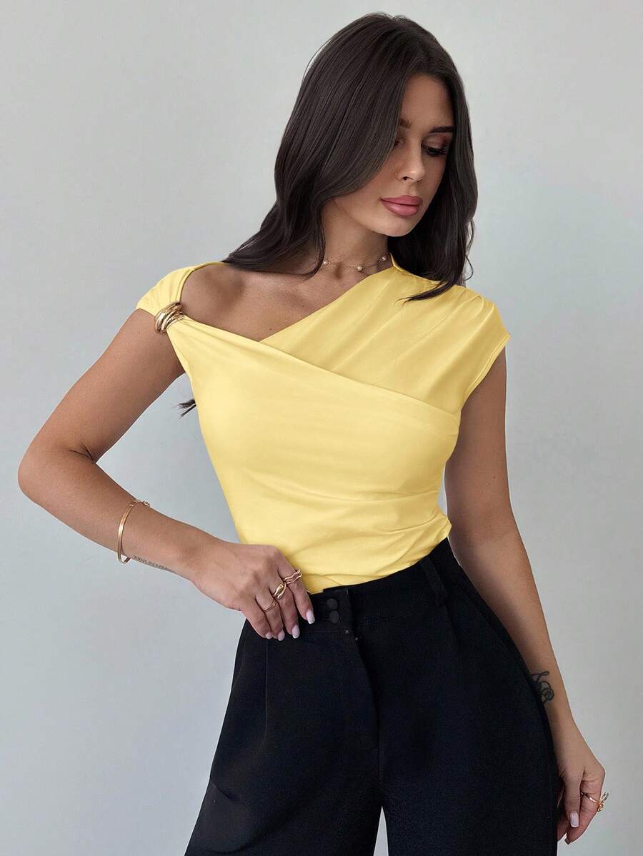 Asimetrična Uska Bela Majica, Elegantna