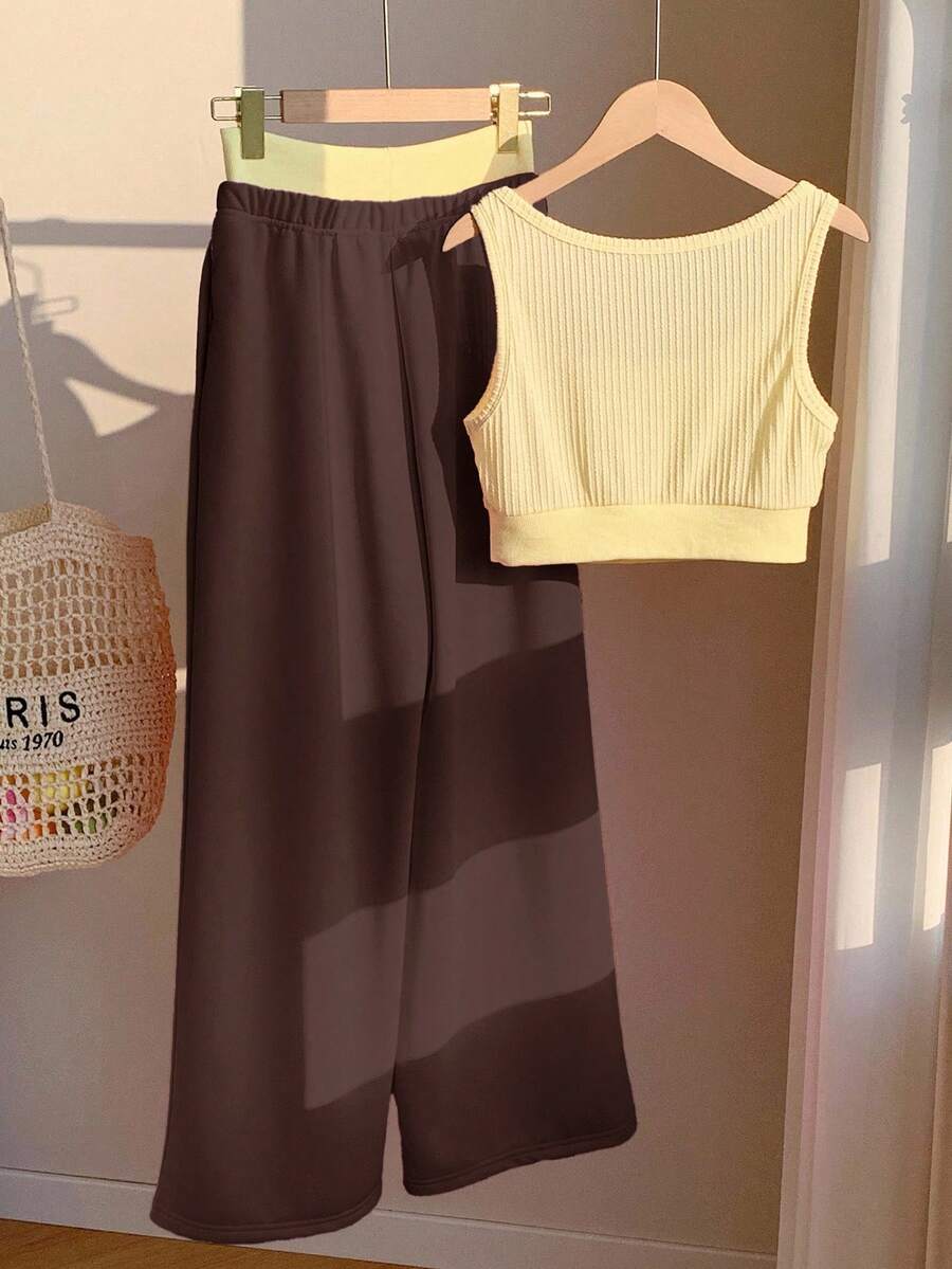 2kom/Set Ženska majica sa printom i kontrastne boje pantalone