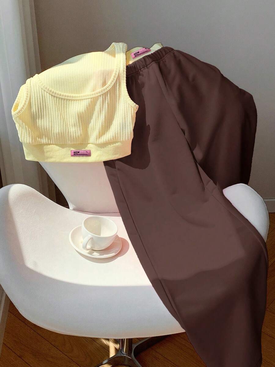 2kom/Set Ženska majica sa printom i kontrastne boje pantalone