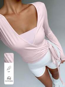 FavEase Women Light Pink V-Neck Long Sleeve Cropped Tight T-Shirt,Highly Elastic Soft Wrap Yoga Fitness Sports Top,Minimalist Summer Casual Brunch Essential
