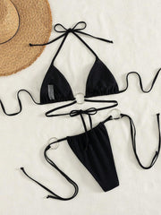 Jednobojni sjajni bikini sa dekoracijom