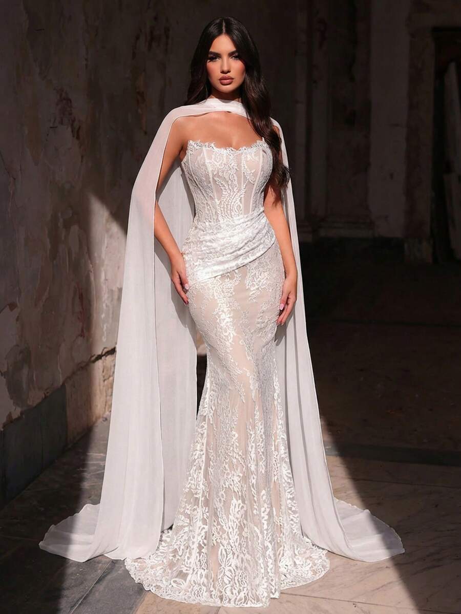 Elegantna bela  venčanica, luksuzna rastegljiva čipkana naborana
