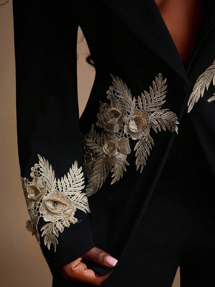 Ženski elegantni glamurozni set od 2 komada  luksuznog blejzera sa zlatnim koncem, 3D cvetnim vezom i ukrasima, sa crnim pantalonama