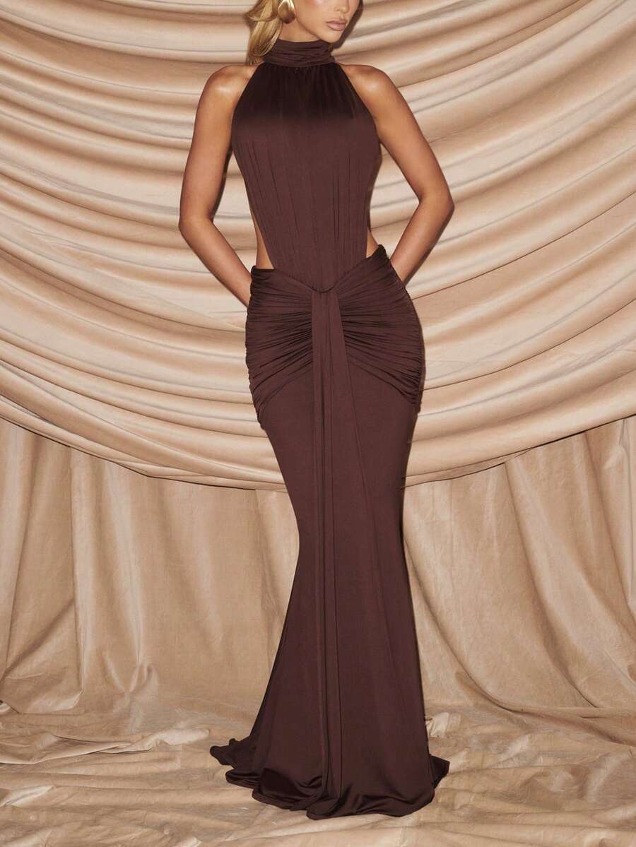 Elegantna uska duga haljina bez leđa