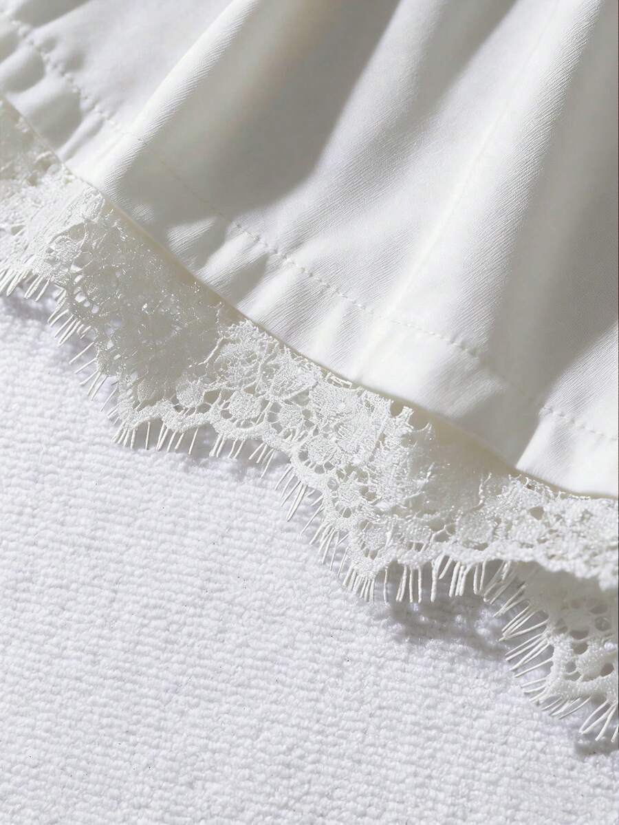 Ženski Elegantni Šorts sa Čipkastim Umetkom