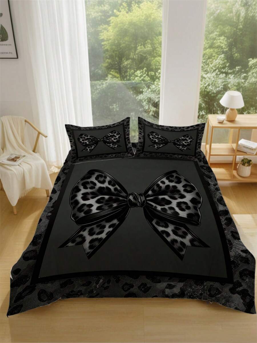 Set posteljine sa leopard printom i mašnom, 3 komada (1 navlaka za jorgan + 2 jastučnice, jorgan nije uključen)