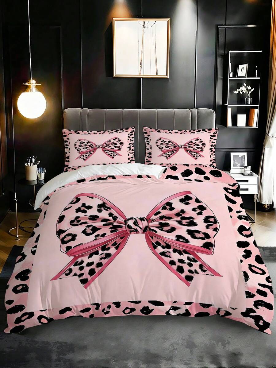 Set posteljine sa leopard printom i mašnom, 3 komada (1 navlaka za jorgan + 2 jastučnice, jorgan nije uključen)