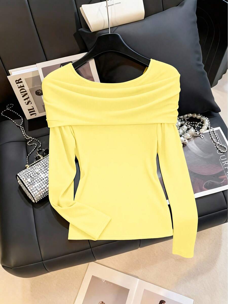 Clasi Majica plus size od crnog pletenog materijala, regular kroja, dugih rukava, sa perla detaljima