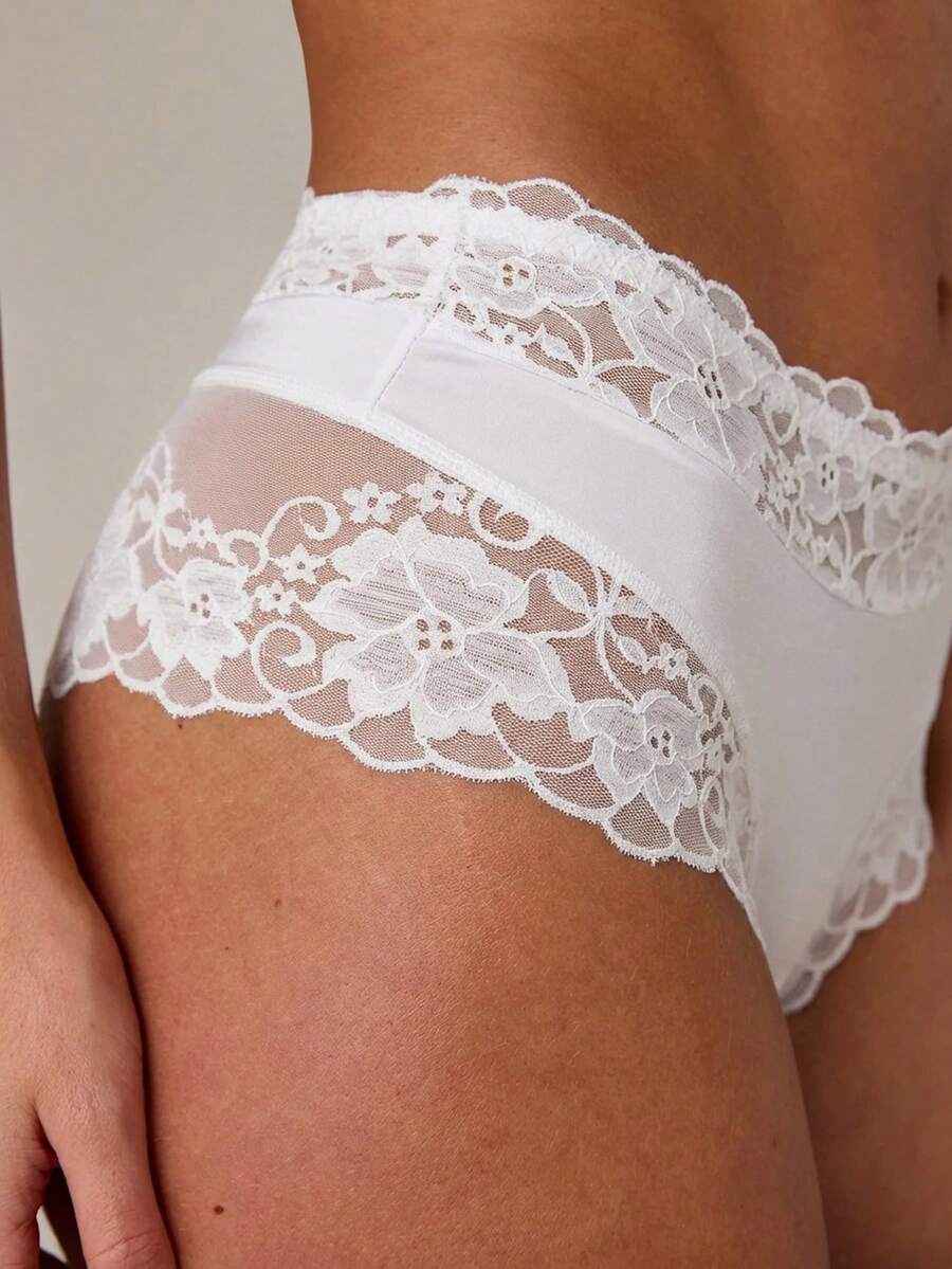 Ženske jednobojne bikini gaćice sa čipkastim umetkom