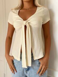 CovetEZ Women's Cream White Elegant Seksi Chic Night Out Summmer Top,Front Tie-Up Bow Strap Short-Sleeved Split Stretch Jacquard T-Shirt,Pure Sweet Fashion