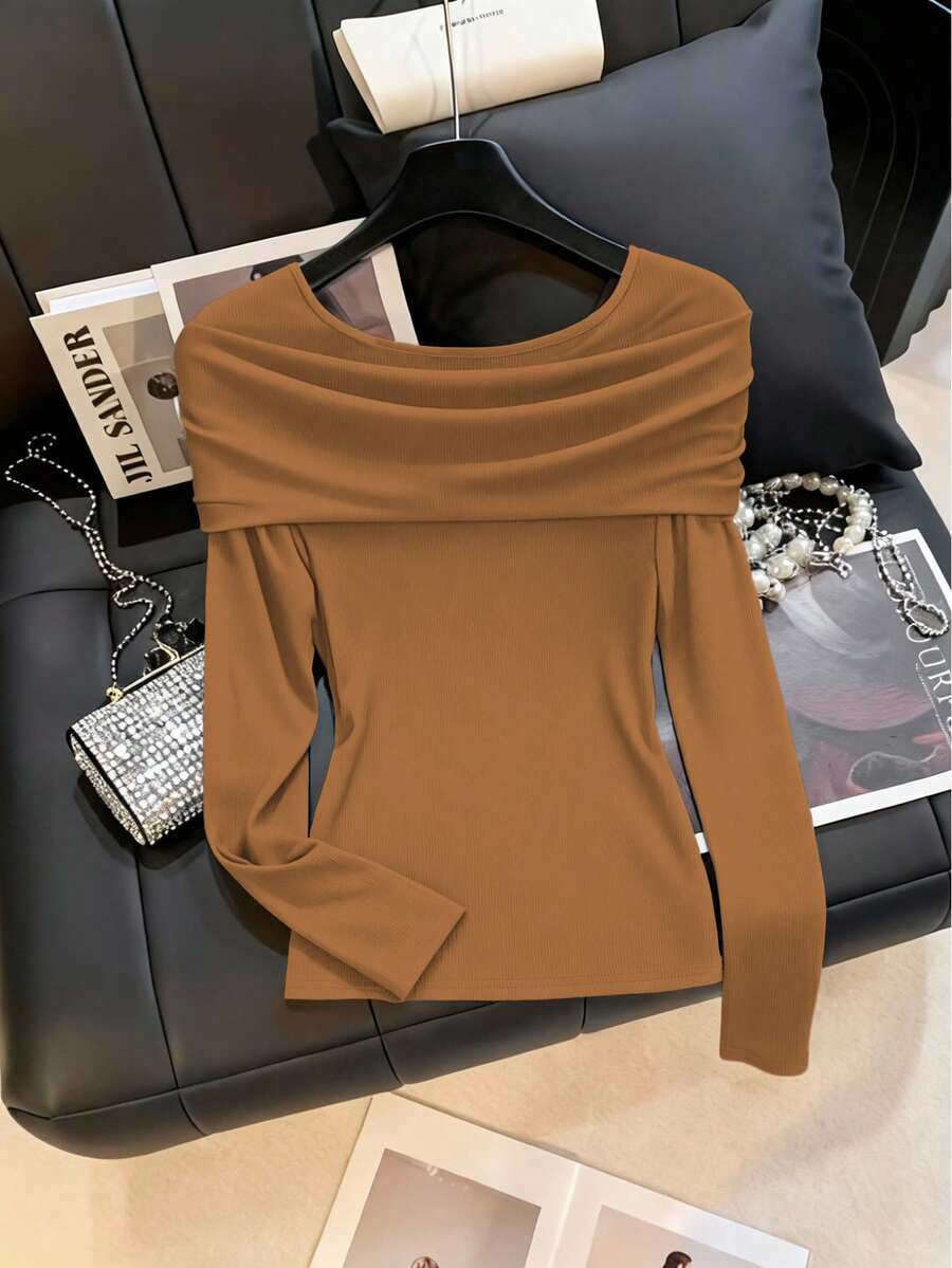 Clasi Majica plus size od crnog pletenog materijala, regular kroja, dugih rukava, sa perla detaljima