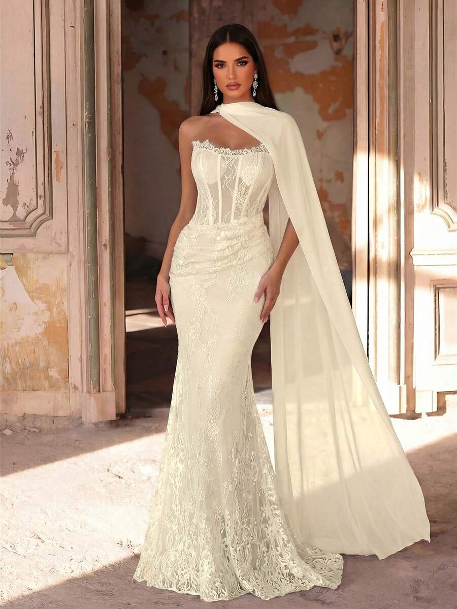 Elegantna bela  venčanica, luksuzna rastegljiva čipkana naborana