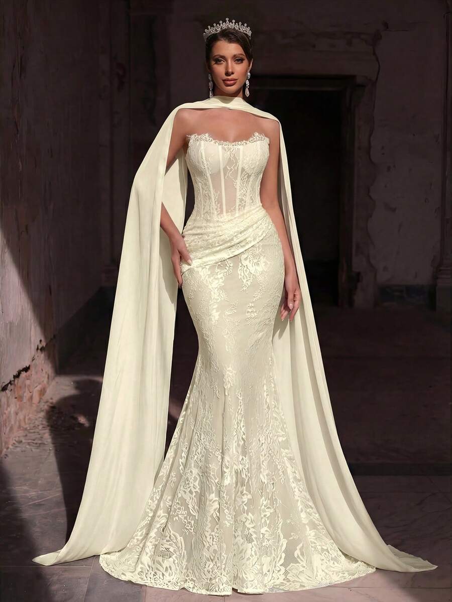Elegantna bela  venčanica, luksuzna rastegljiva čipkana naborana