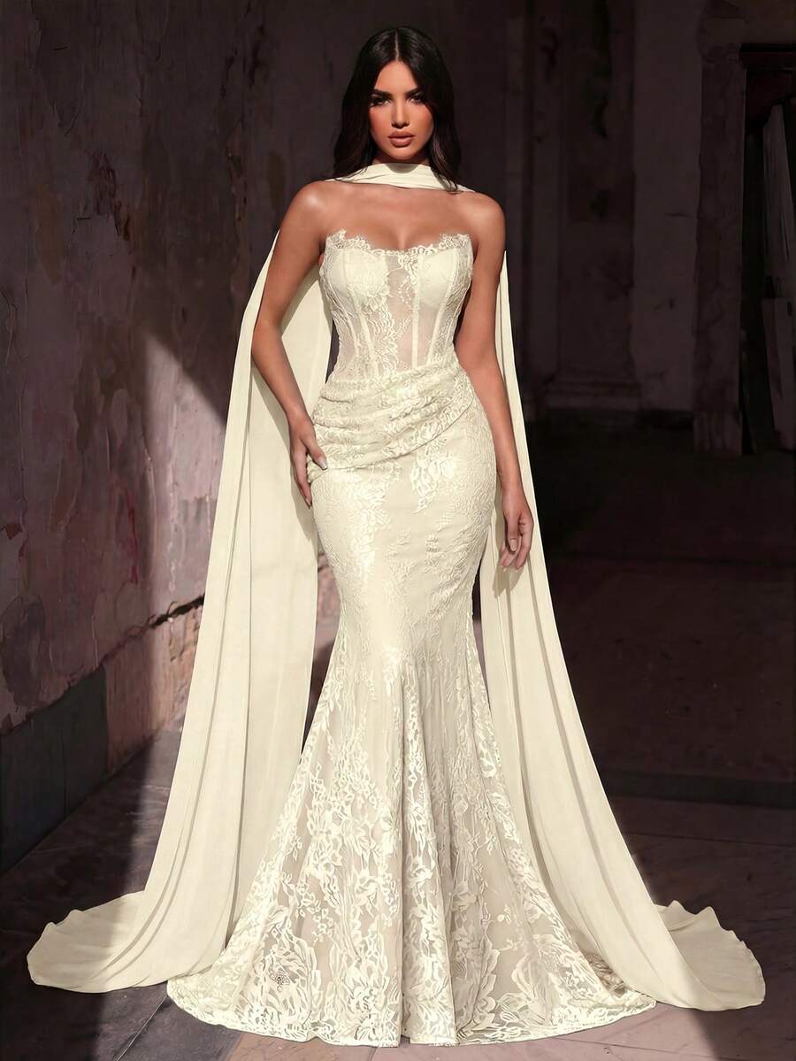 Elegantna bela  venčanica, luksuzna rastegljiva čipkana naborana