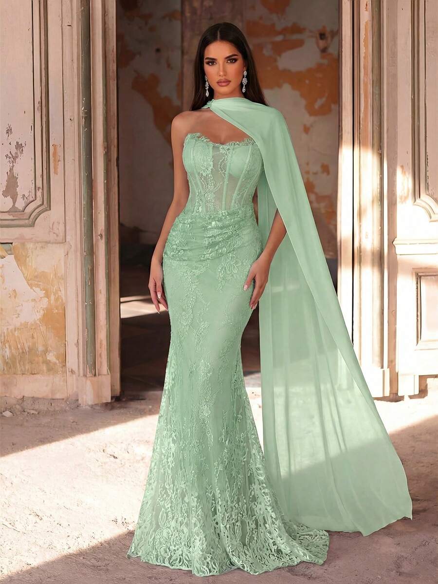 Elegantna bela  venčanica, luksuzna rastegljiva čipkana naborana