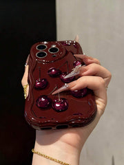 Slatka bordo futrola za telefon sa talasastim asimetričnim okvirom u stilu višnje