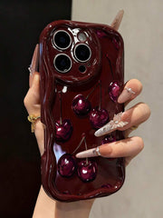 Slatka bordo futrola za telefon sa talasastim asimetričnim okvirom u stilu višnje