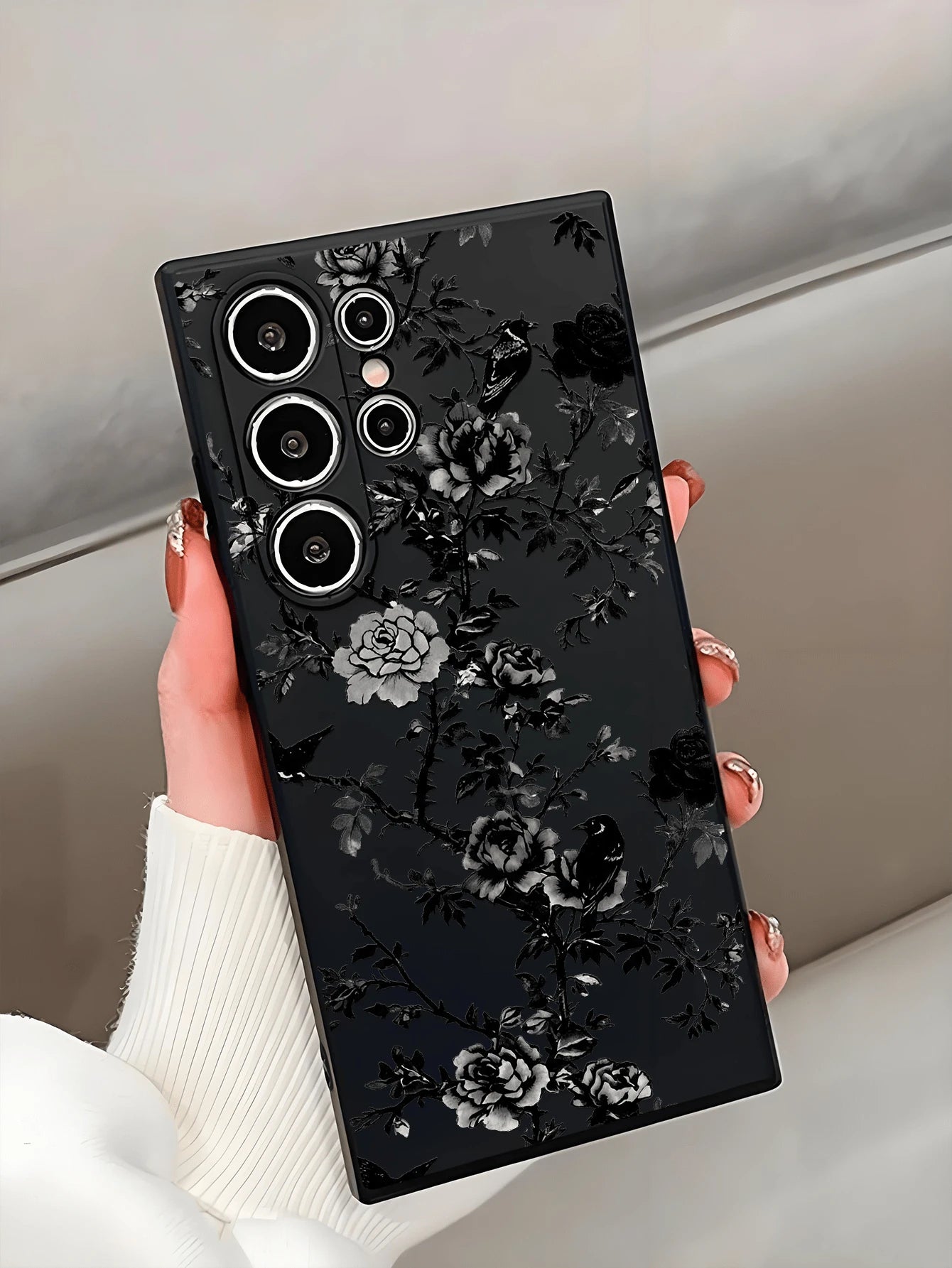 Luksuzna crna modna maskica za telefon sa cvetnim dezenom, premium anti-shock i anti-slip, kompatibilna sa Galaxy A04e/A05s/A13/A14/A15/A34/A35/A50/A52/A53/A54/S21/S22/S23/S24/S25/S25Ultra/24fe