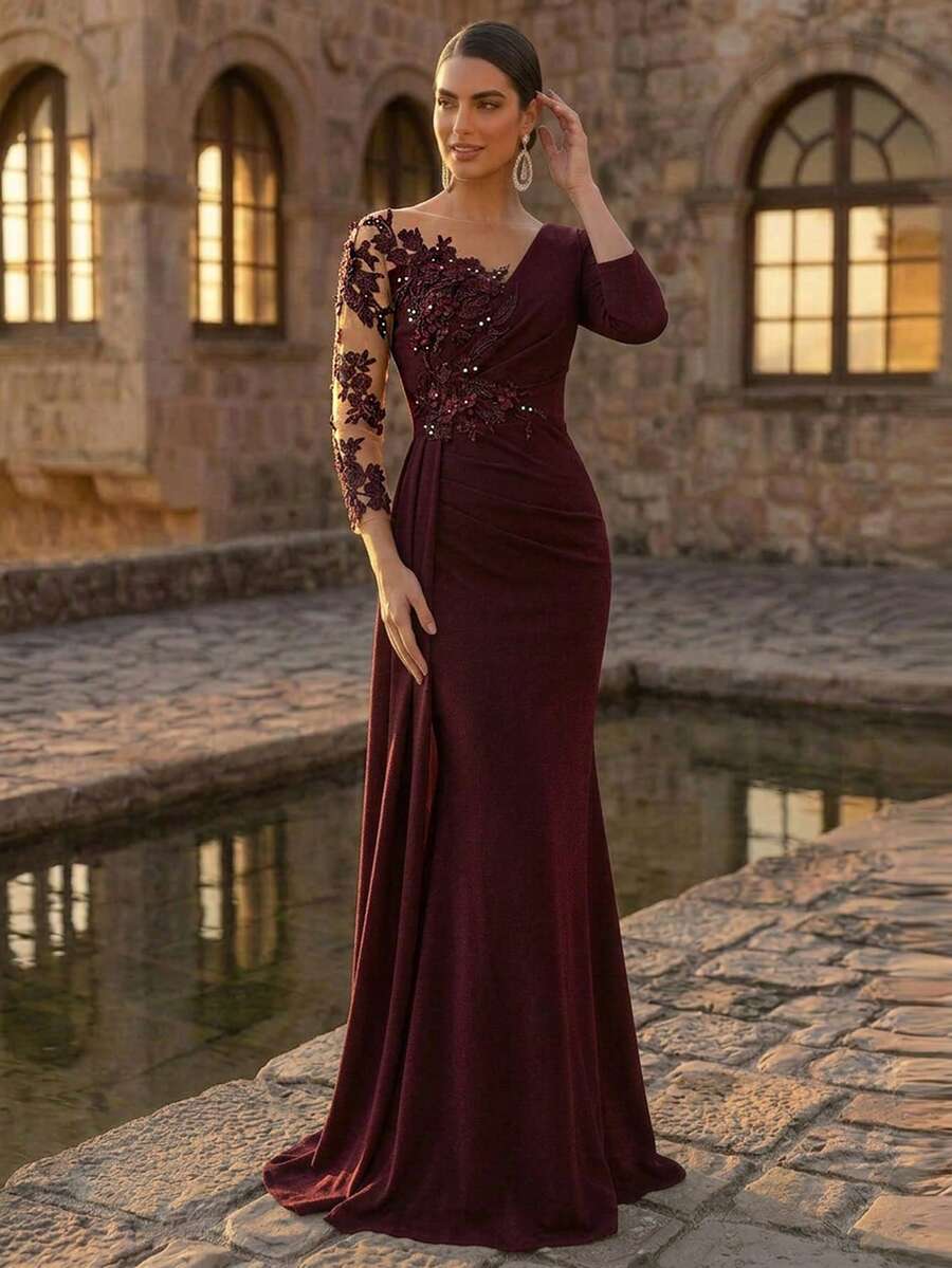 Elegantna luksuzna haljina sa mrežastim rukavima sa perlama, nabranim detaljima i donjim delom u stilu sirene