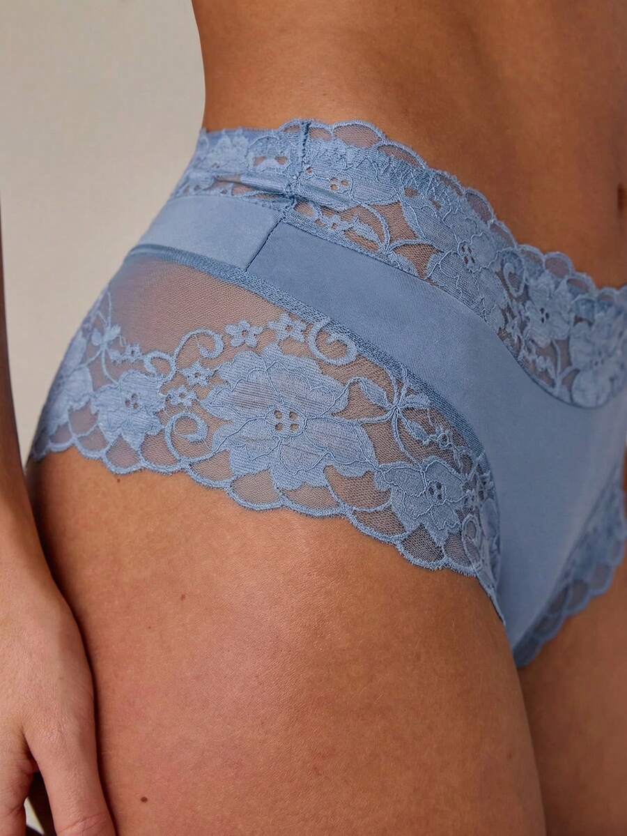Ženske jednobojne bikini gaćice sa čipkastim umetkom