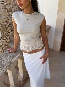 Serisse Women's Elegant Light Grey Summmer Round Neck Cap Sleeve Fitted T-Shirt,Contrast Lace Embroidery Ruffle Hem Blouse,Versatile Brunch Beach Tops