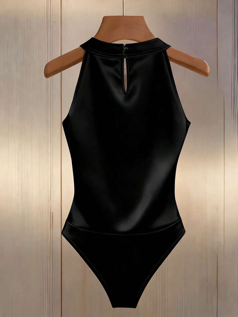 Uski seksi bodis za žene sa halter izrezom i perlicama