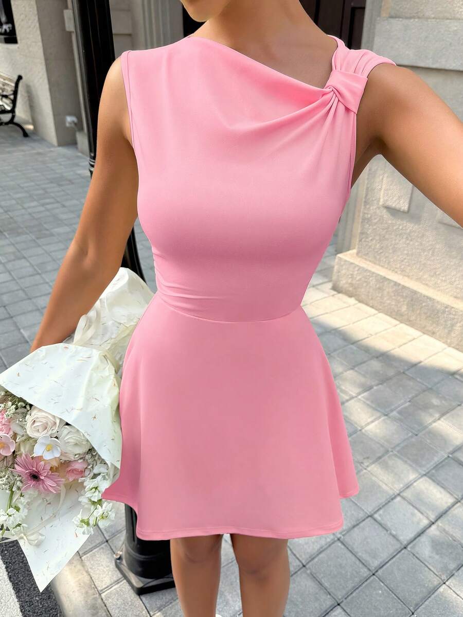Elegantna i slatka A-line mini haljina