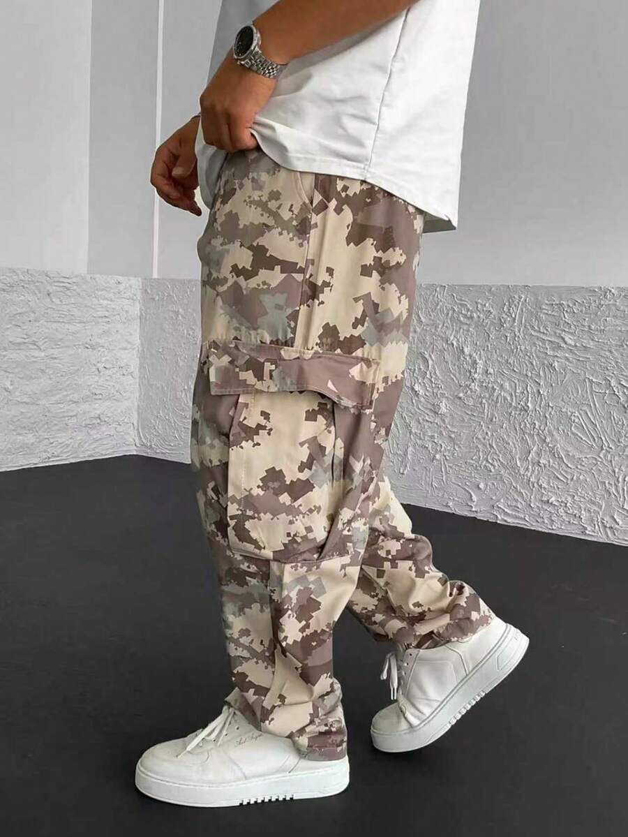 Muške cargo pantalone ravnog kroja, široke, sa kamuflažnim printom