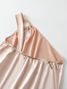 EMERY ROSE Women's Elegant Vacation Style Solid Color Satin One-Shoulder Metallic Decor Blouse