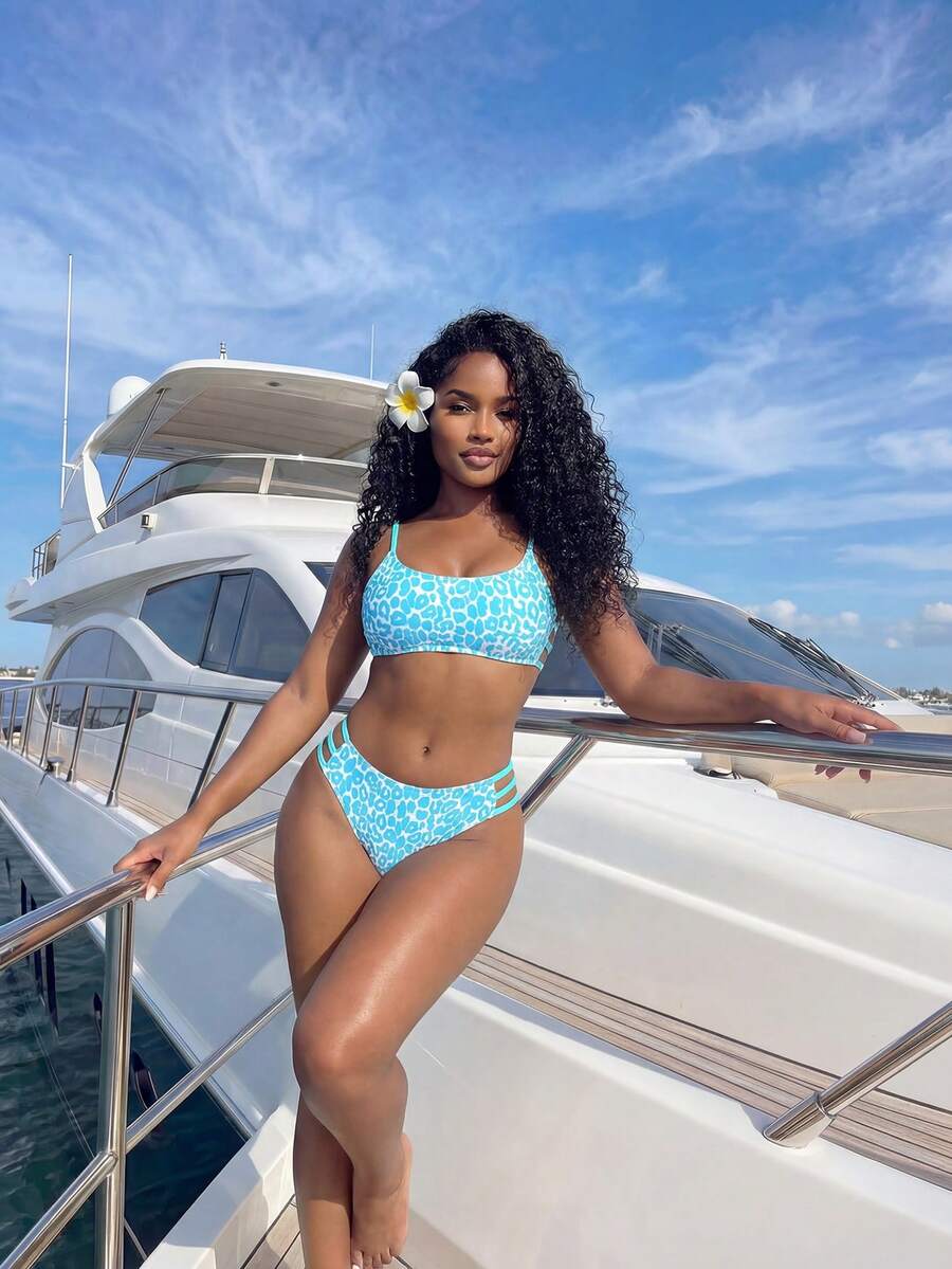Ženski bikini set sa leopard printom, pogodan za plažu i letovanje