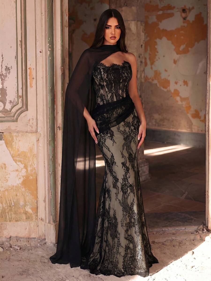 Elegantna bela  venčanica, luksuzna rastegljiva čipkana naborana