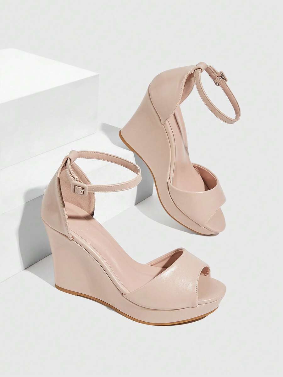 Ženske sandale sa kaišem oko gležnja i otvorenom prstom, elegantne platforme
