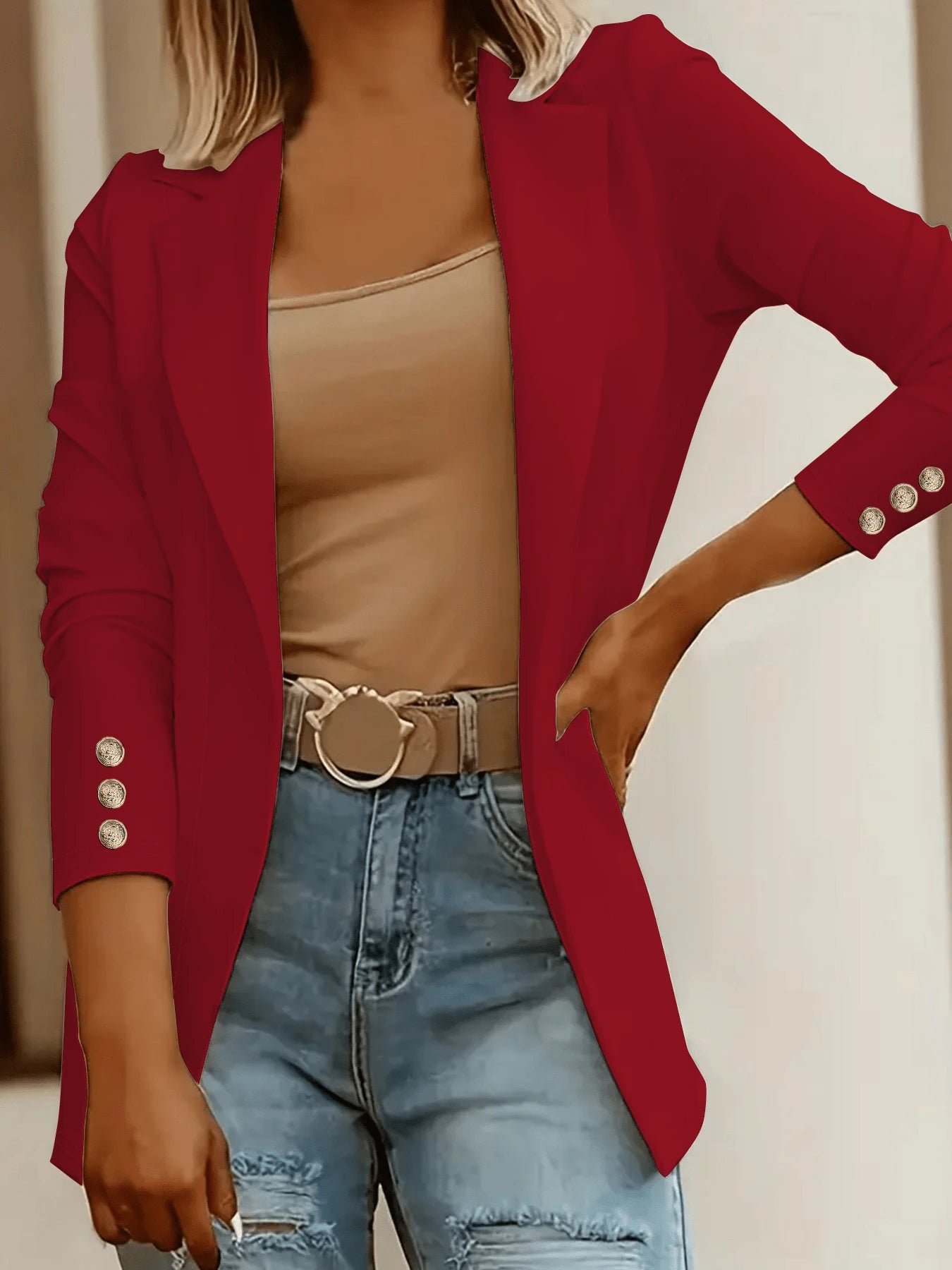 Elegantna ženska bluza s kragnom i dugim rukavima