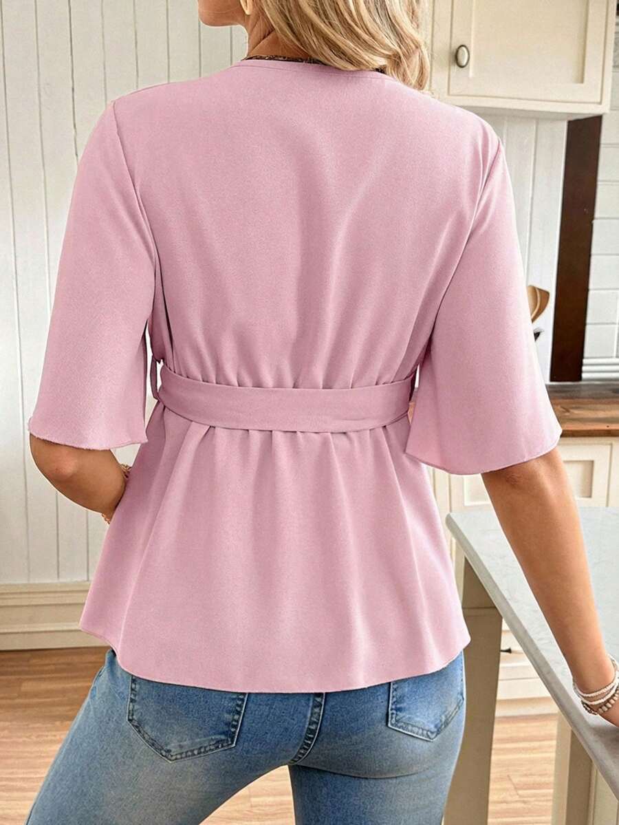 Bluza sa V-izrezom, volanima i pojasom, top za trudnice