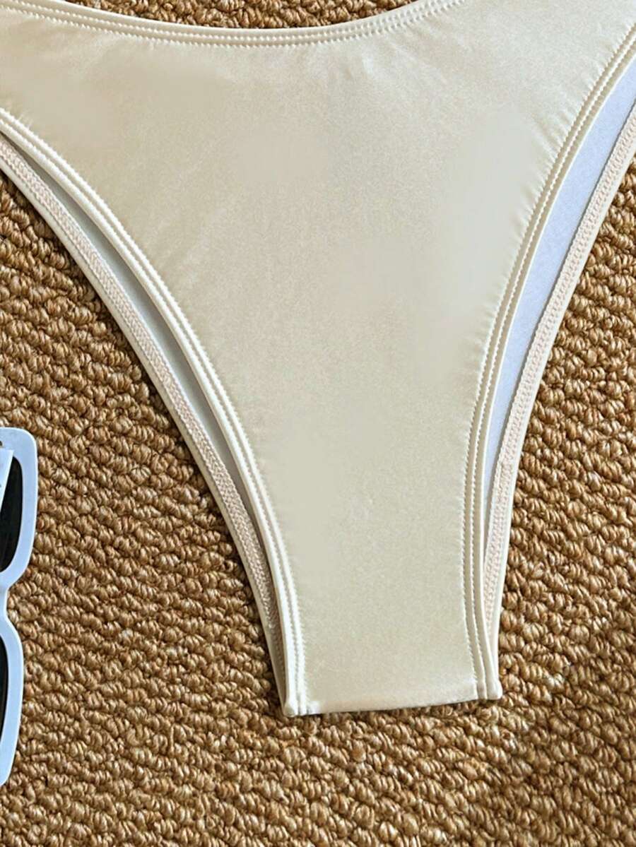 Elegantan Asimetričan  Jednobojni  Bikini