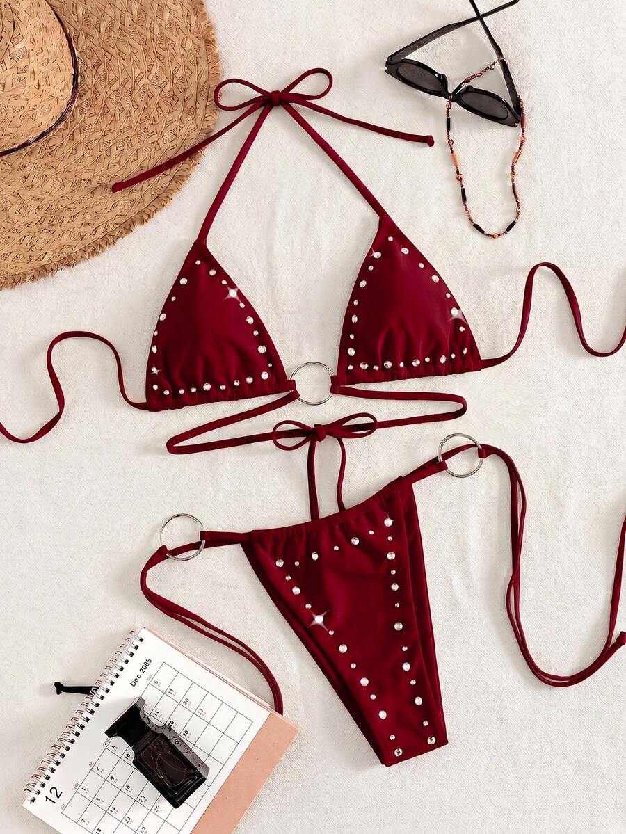 Jednobojni sjajni bikini sa dekoracijom