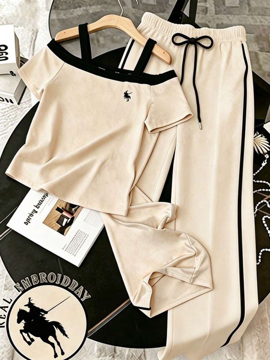 Ženski Elegantni komplet - Udobne Pantalone sa Printom i Majica sa Kratkim Rukavima