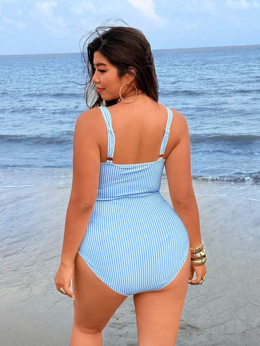 Jednobojni jednodelni kupaći kostim za žene plus size sa nabranim detaljima