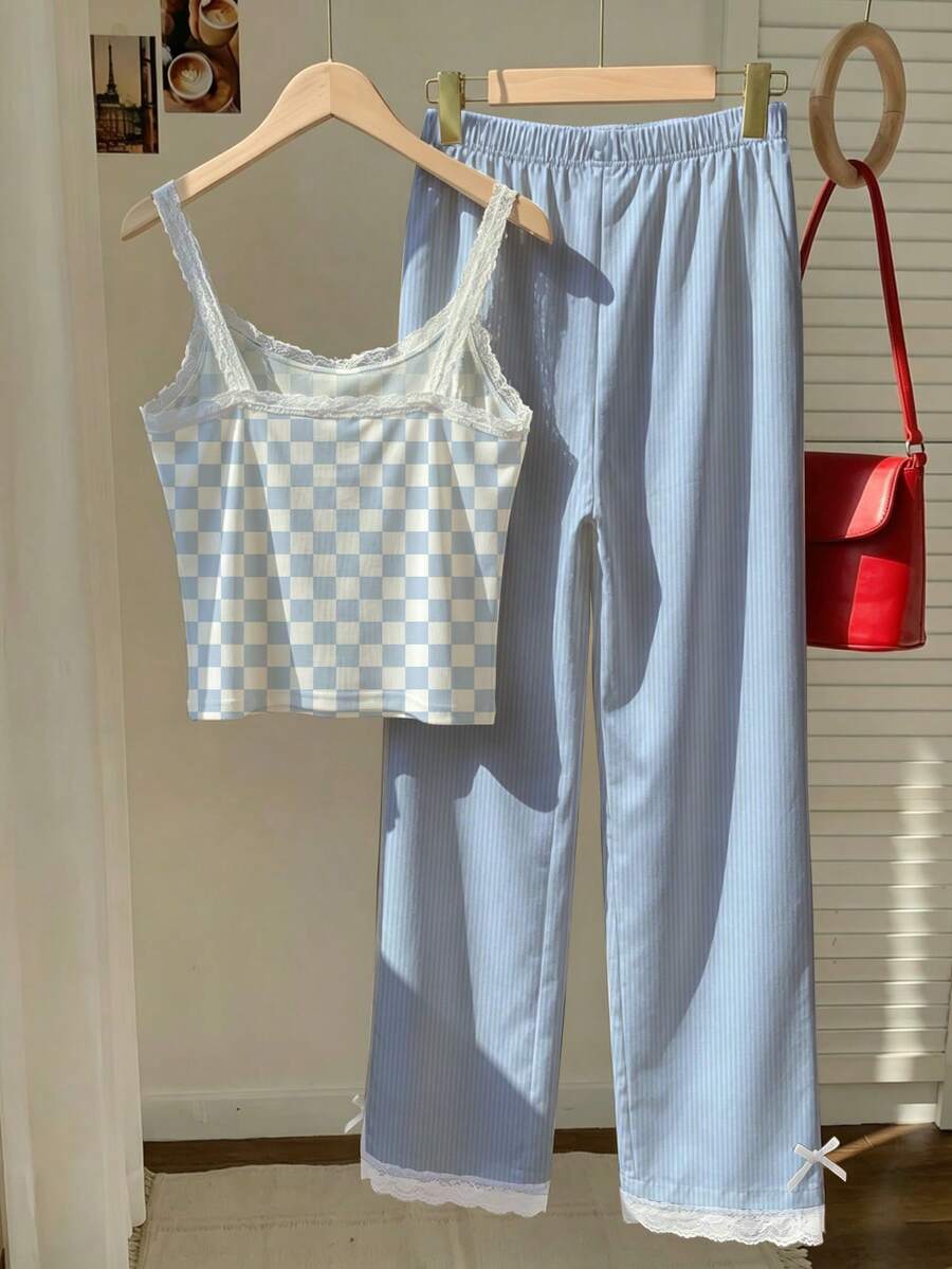 Ženski komplet  Majica sa Čipkastim Rubom i Prugaste Pantalone