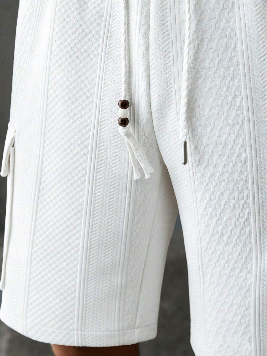 Muške letnje ležerne kratke pantalone sa teksturiranim materijalom i pertlom u struku