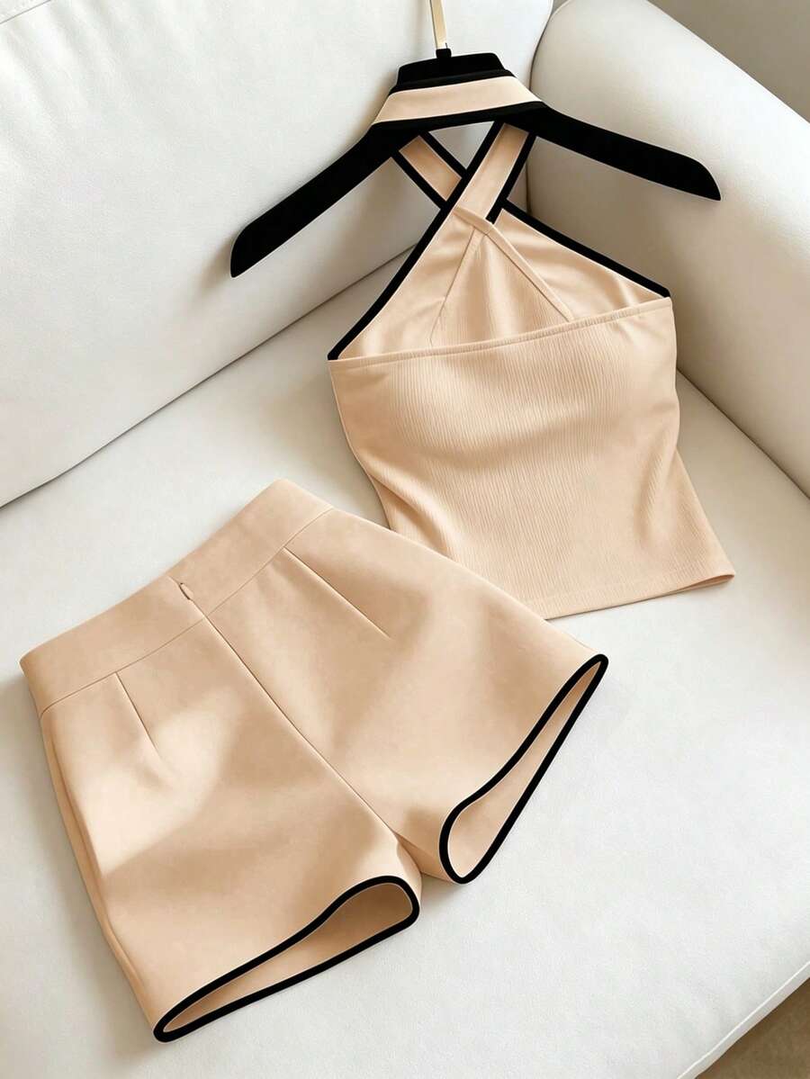 Elegantni Crno-Beli Dvodelni Komplet