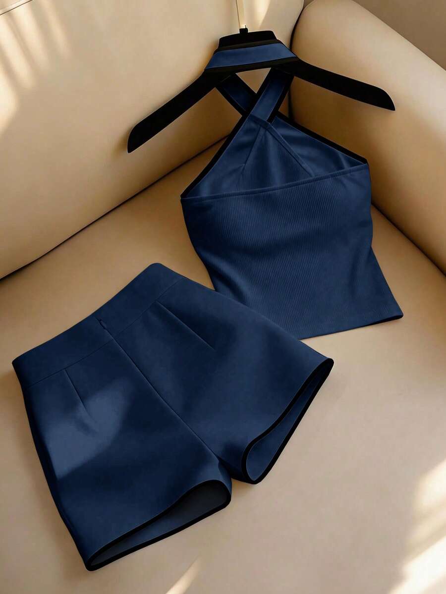 Elegantni Crno-Beli Dvodelni Komplet