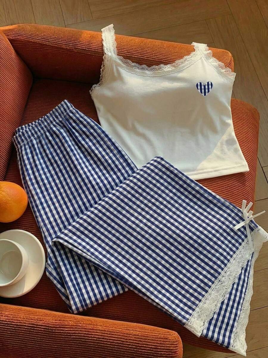 Ženski komplet  Majica sa Čipkastim Rubom i Prugaste Pantalone