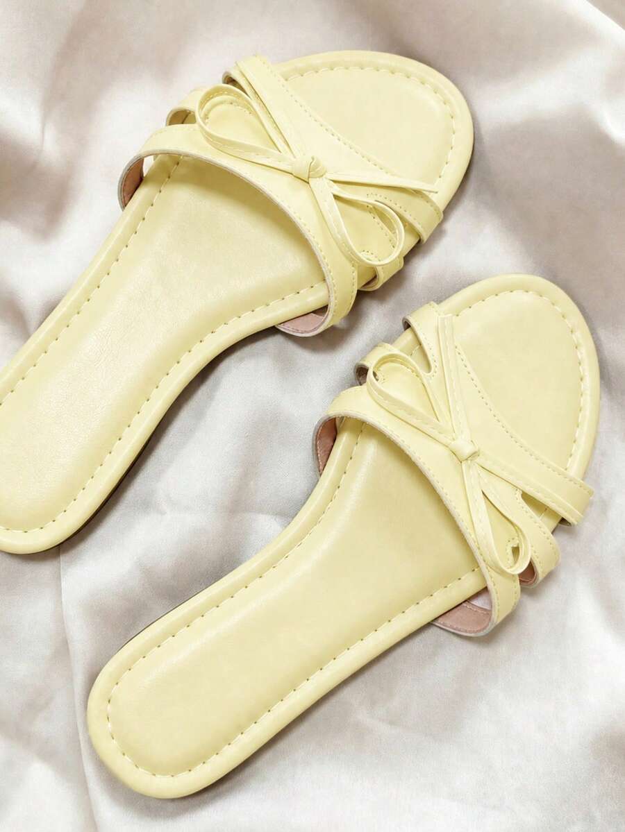 Ženske  sandale sa 3D cvetnim dekorom