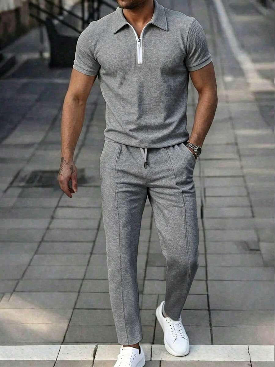 Letnji set sa polo majicom kratkih rukava  i ležernim pantalonama sa kosim džepovima