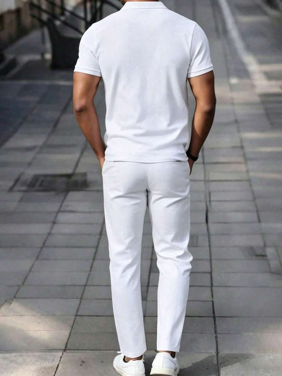 Letnji set sa polo majicom kratkih rukava  i ležernim pantalonama sa kosim džepovima