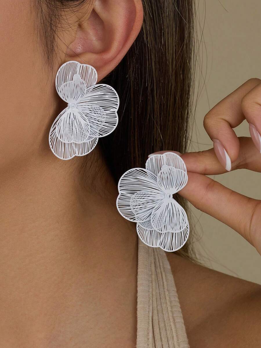 Elegantne šik minđuše  sa zlatnim cvetom