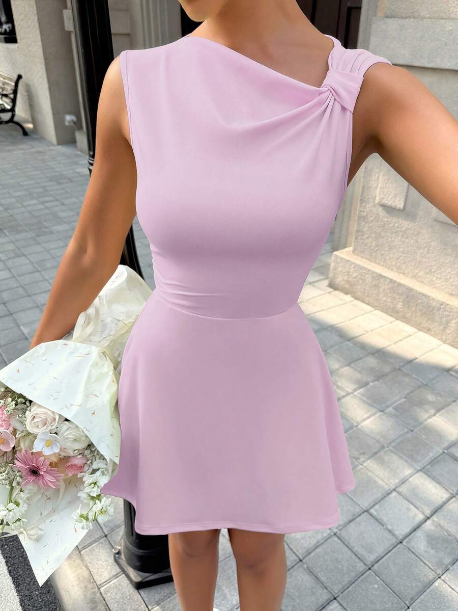 Elegantna i slatka A-line mini haljina