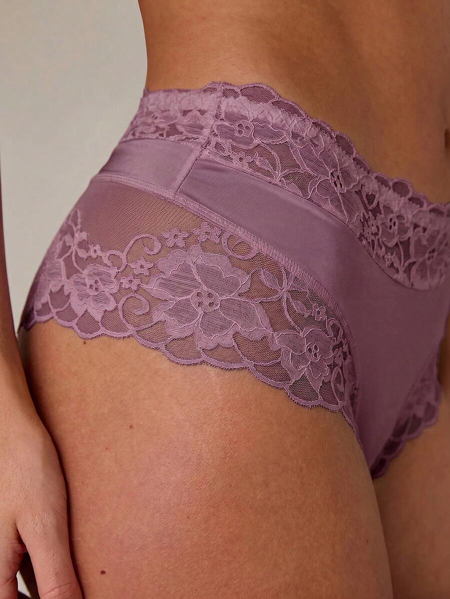 Ženske jednobojne bikini gaćice sa čipkastim umetkom